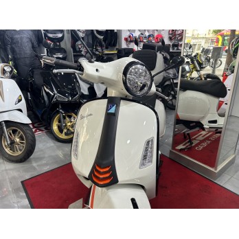 Vespa GTS Super 125cc